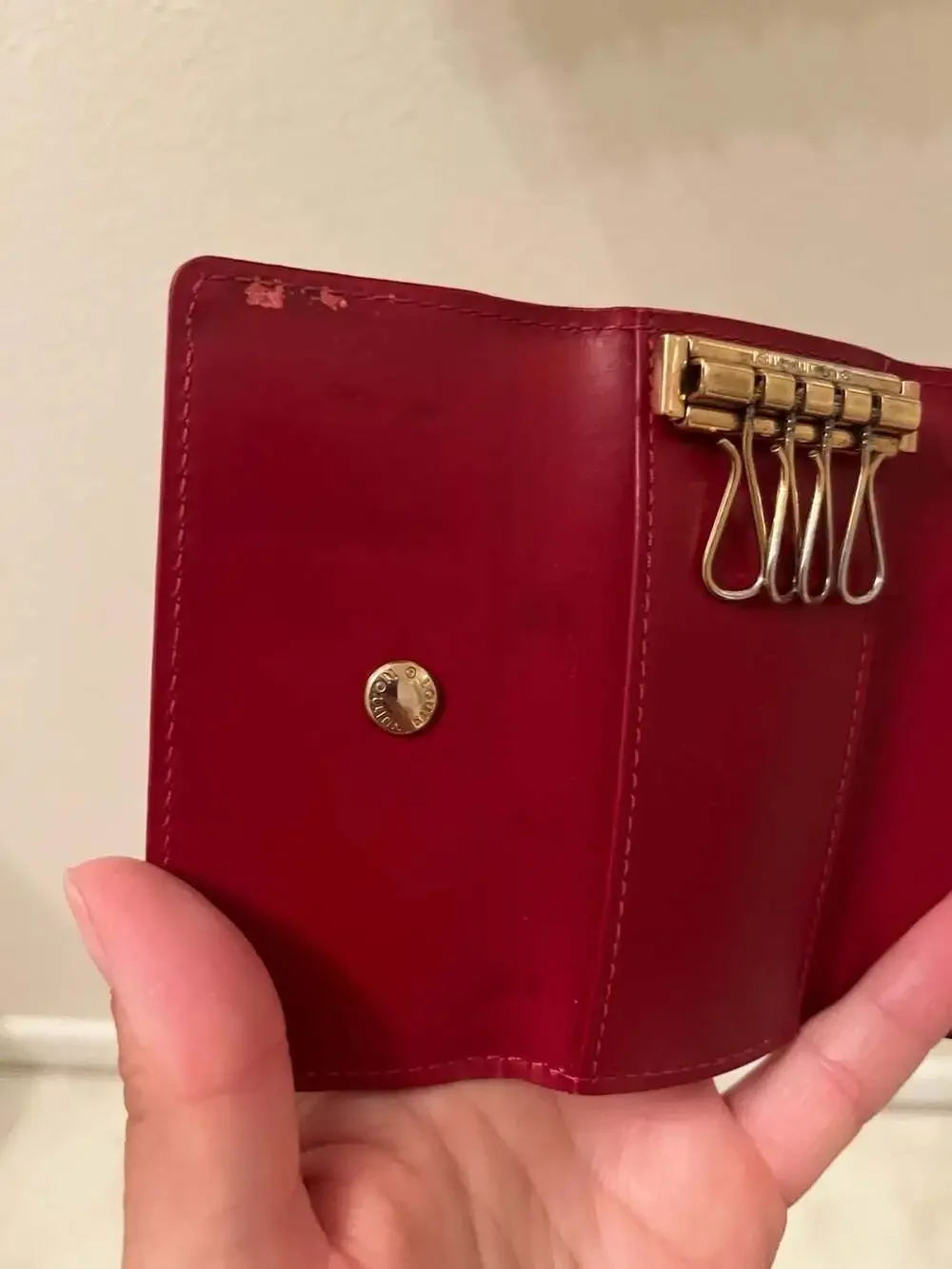 Louis Vuitton Monogram Vernis Multicles 4 Key Holder in Pomme D'Amour Red